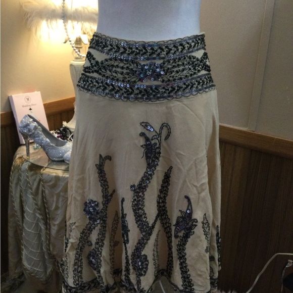 Basil and Maude bling bling black and beige skirt. Size 4 very sparkly - Picture 1 of 5